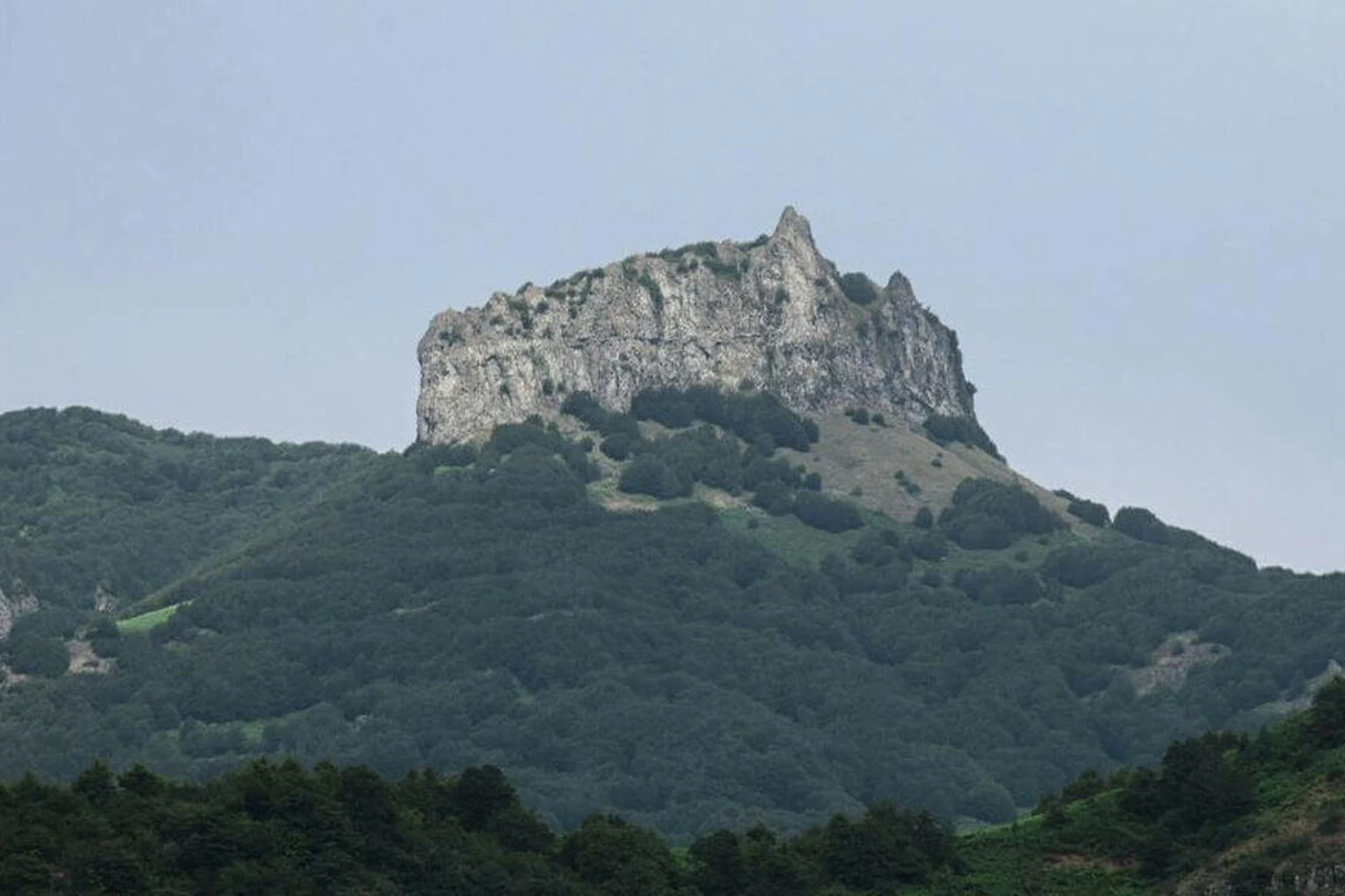 قله اسپیناس آستارا