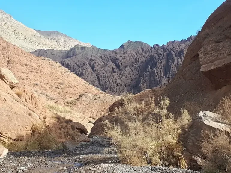 غار هفت دره باغرود نیشابور