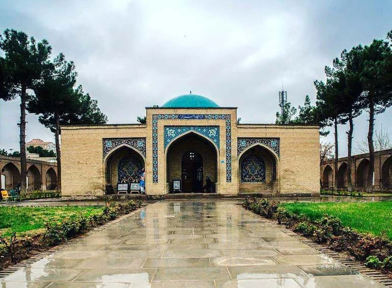 آرامگاه حاج ملا هادی سبزواری