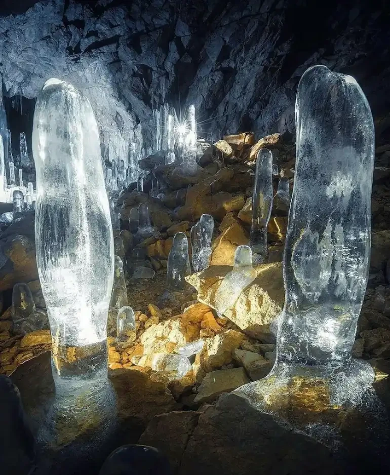 غار یخ مراد چالوس