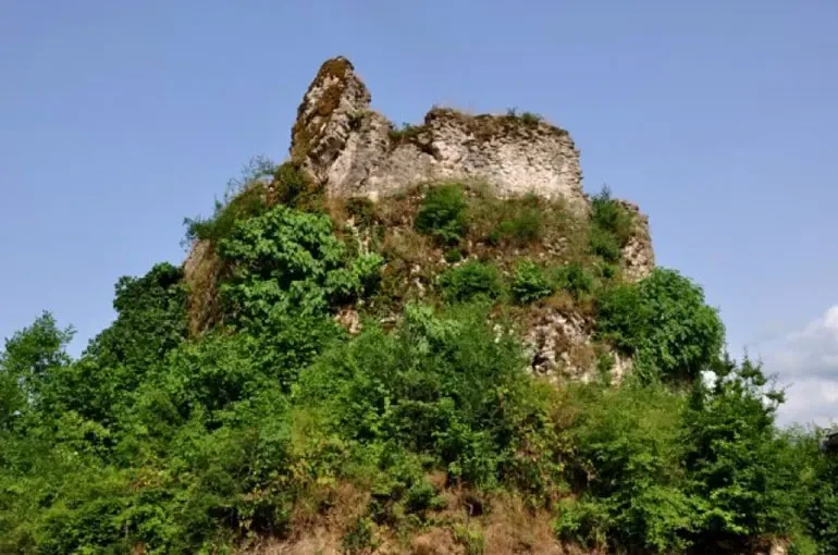 Castillo de Tanka Qaleh Gardan Tonekabon