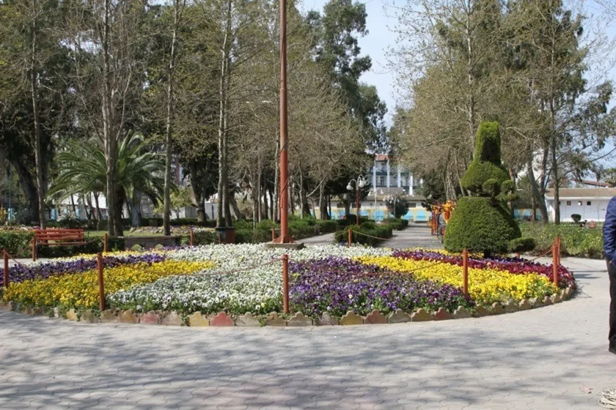 پارک ساحلی لاله فریدونکنار