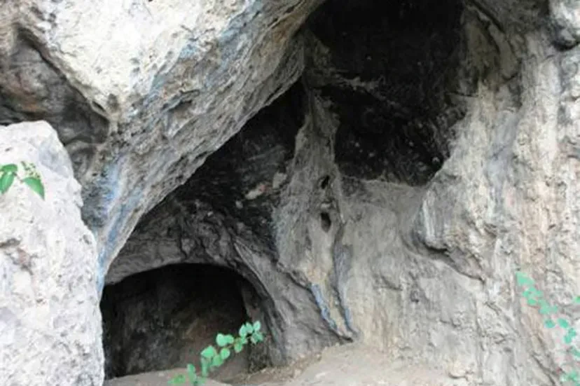 Grotte de Talaben Gorj et Haft Kham Taleh Sar Amlash