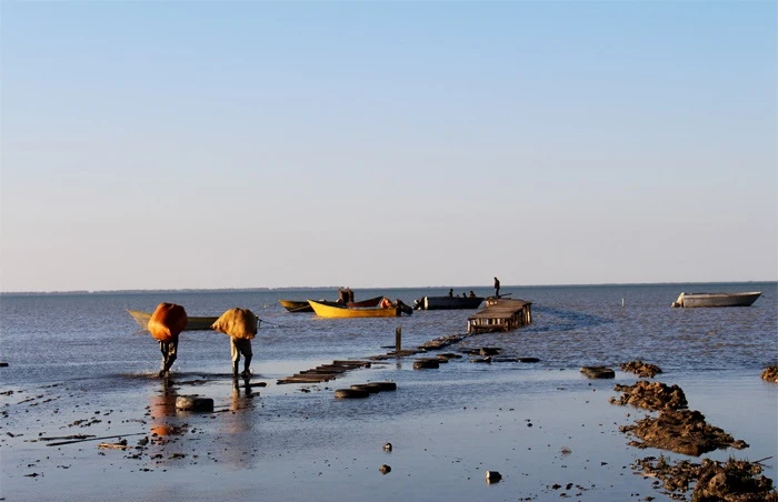 Спокойный пляж Галуга