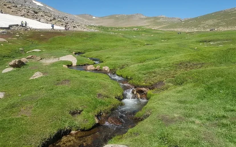 تخت نادر همدان