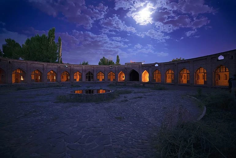 کاروانسرای تاج آباد همدان