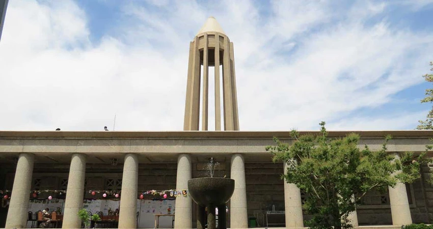 آرامگاه بوعلی سینا همدان