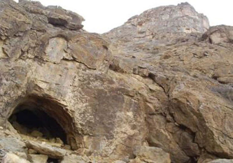 غار دره فراخ جوزان ملایر 