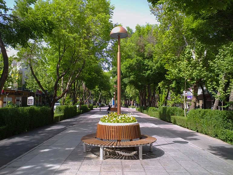 خیابان چهار باغ عباسی اصفهان