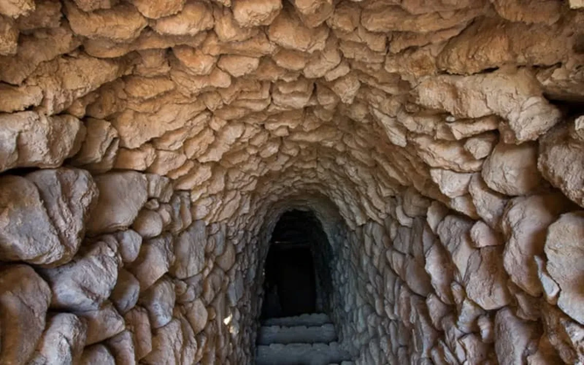 شهر زیر زمینی کرد علیا تیران