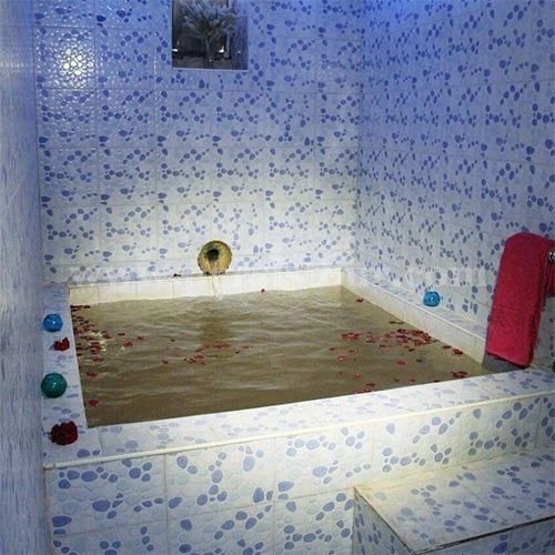 چشمه آبگرم ورتون کوهپایه 