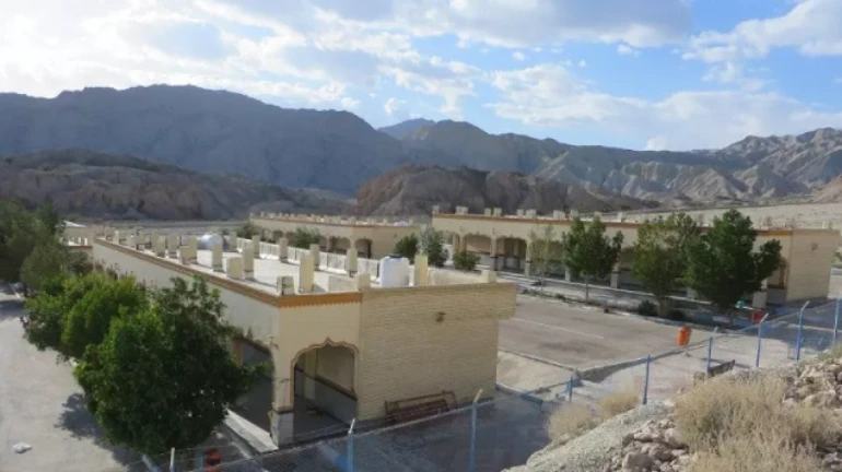 چشمه آبگرم لشتان خمیر