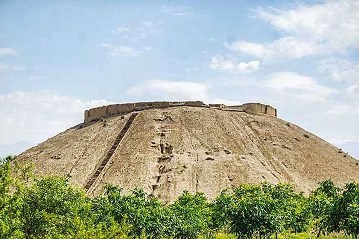 Colina antigua Baharan Sorkhnaklateh