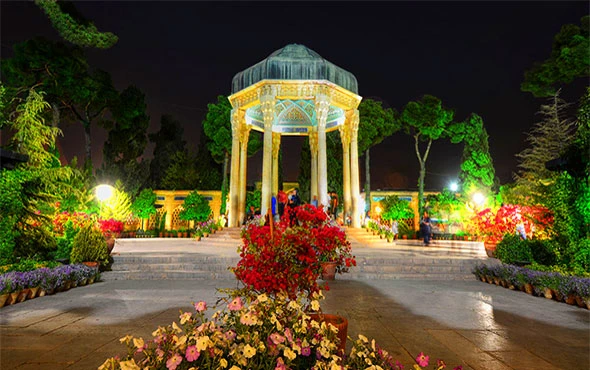 آرامگاه حافظ شیرازی