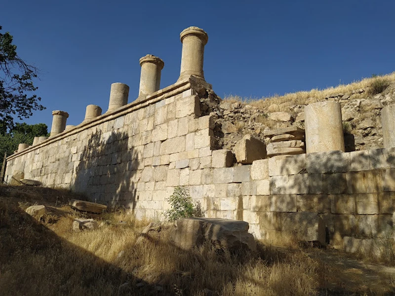 معبد آناهيتا كازرون