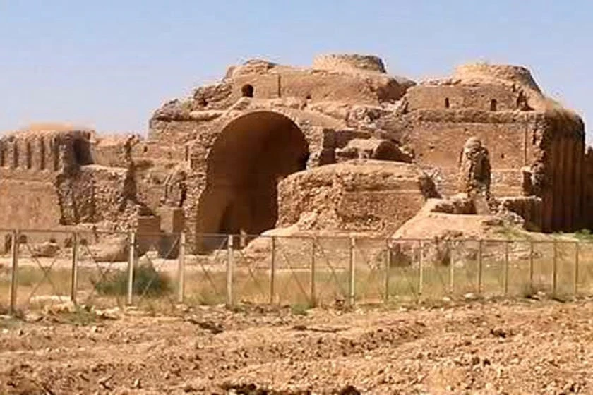 آتشکده آذرفرنبغ کاریان لار