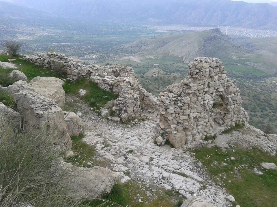Castillo Blanco de Mamasani