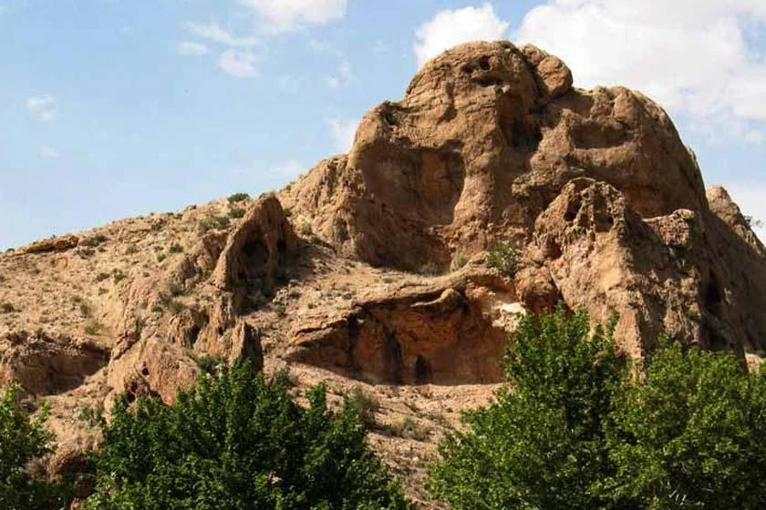 قلعة دختر استهبان