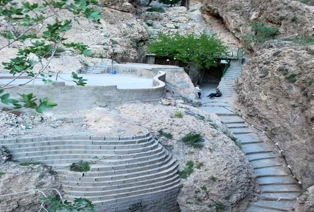 Le lieu de pas du prophète Khidr, Kavar