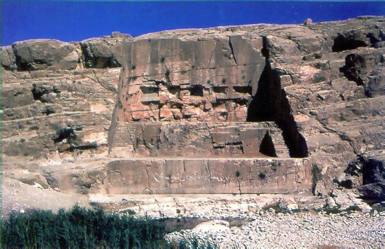 ایوان قدمگاه هخامنشی ارسنجان